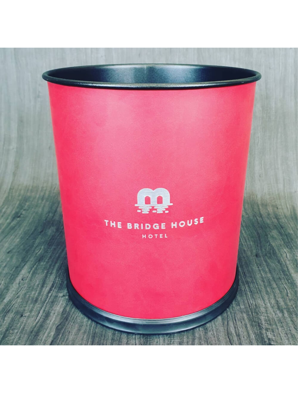 Римский роскошный мусорное ведро